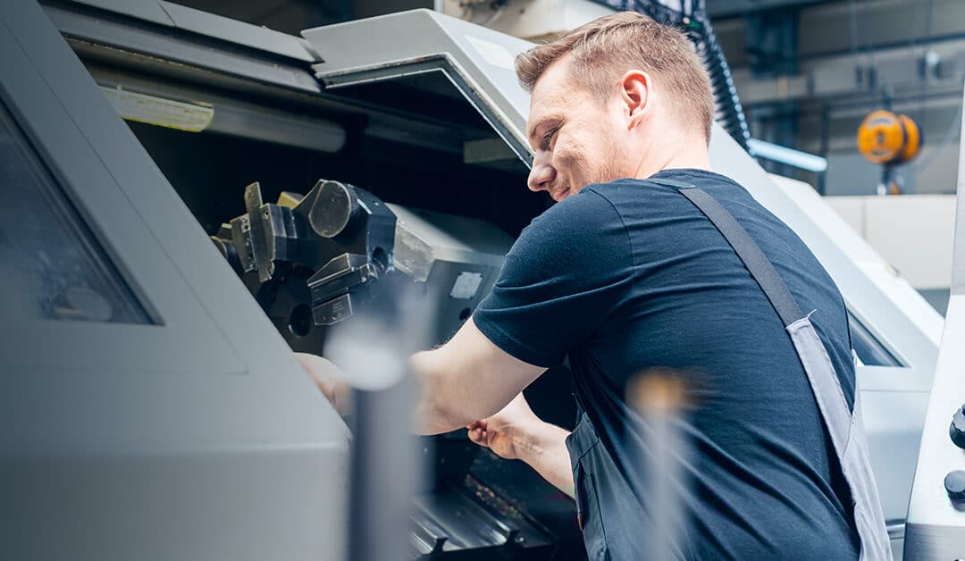 3D printing machine producing complex part